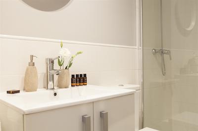 اسپاسیز چارمینگ فلاتز