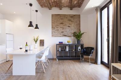 اسپاسیز چارمینگ فلاتز