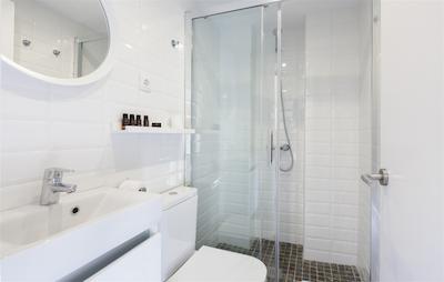 اسپاسیز چارمینگ فلاتز