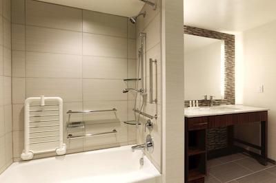 هموود سویتز بای هیلتون پیتسبورگه دونتون