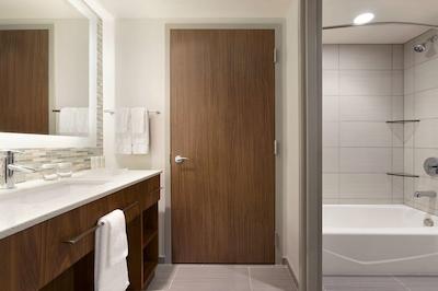 هموود سویتز بای هیلتون پیتسبورگه دونتون