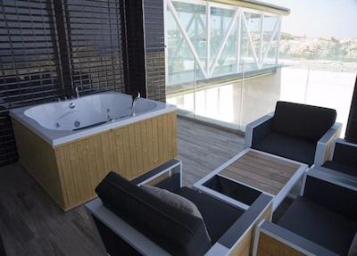 Hugo’s Boutique Hotel