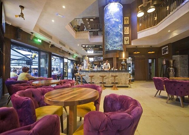 Hugo’s Boutique Hotel