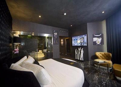 Hugo’s Boutique Hotel