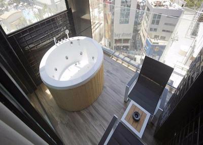 Hugo’s Boutique Hotel