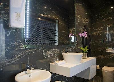 Hugo’s Boutique Hotel