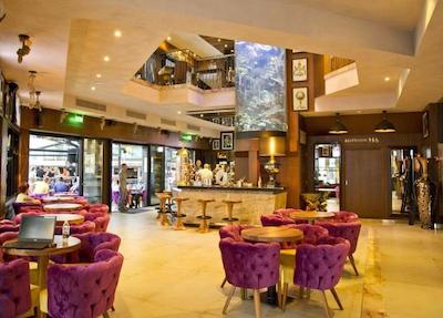 Hugo’s Boutique Hotel