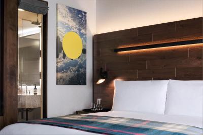 د دوگلاس اوتگراف کالکشن