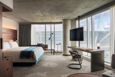 د دوگلاس اوتگراف کالکشن