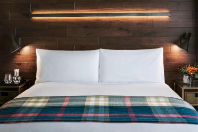 د دوگلاس اوتگراف کالکشن