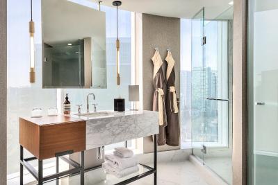 د دوگلاس اوتگراف کالکشن