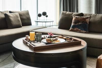 د دوگلاس اوتگراف کالکشن