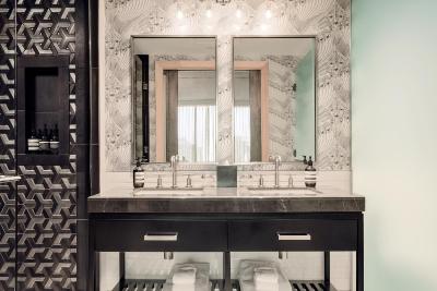 د دوگلاس اوتگراف کالکشن