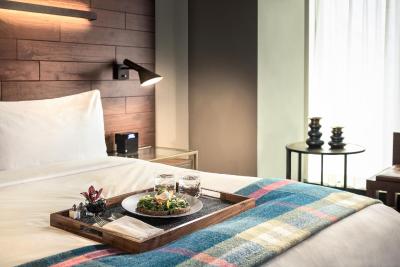 د دوگلاس اوتگراف کالکشن