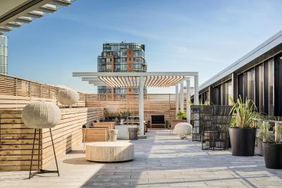 د دوگلاس اوتگراف کالکشن