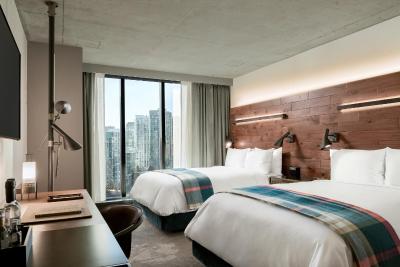 د دوگلاس اوتگراف کالکشن