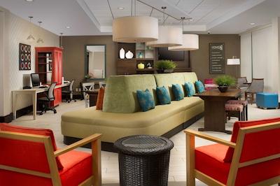 هم2 سویتز بای هیلتون لویسویل ایست/هورستبورن