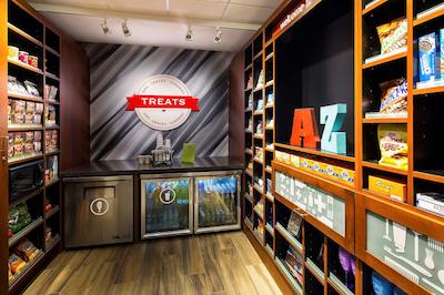 هامپتون این اند سویتز پاج-لاک پول