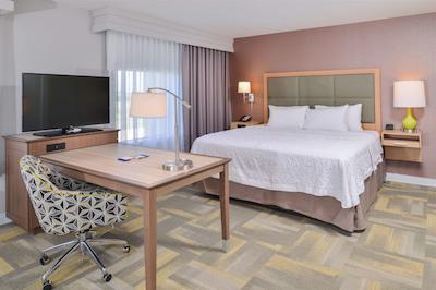 هامپتون این اند سویتز آلتونا-دز موینز