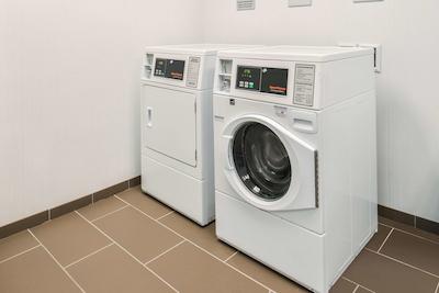 هامپتون این اند سویتز آلتونا-دز موینز