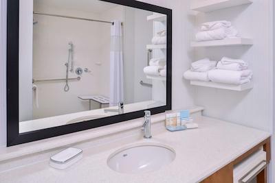 هامپتون این اند سویتز آلتونا-دز موینز