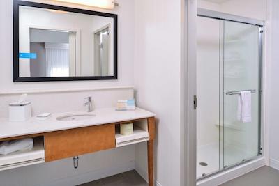 هامپتون این اند سویتز آلتونا-دز موینز