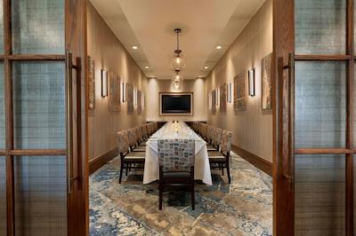 امباسی سویتز بای هیلتون گرینویل دونتون ریورپلاس