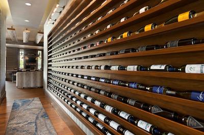 امباسی سویتز بای هیلتون گرینویل دونتون ریورپلاس