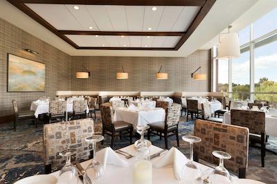 امباسی سویتز بای هیلتون گرینویل دونتون ریورپلاس