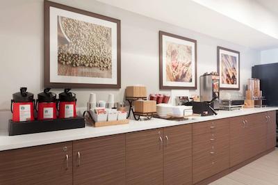 میکرتل این اند سویتز بای ویندهام کیرکلاند لاک