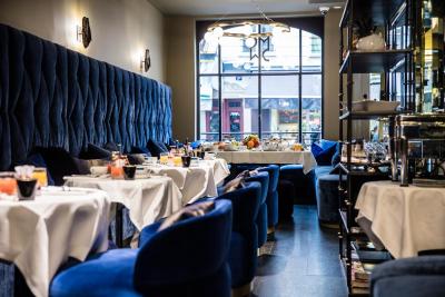 منسیور کادت هتل اند اسپا