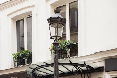 منسیور کادت هتل اند اسپا