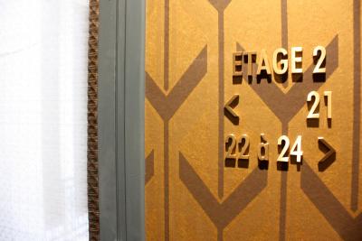 منسیور کادت هتل اند اسپا