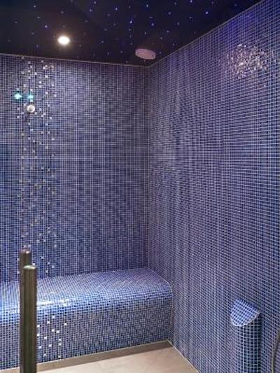 منسیور کادت هتل اند اسپا