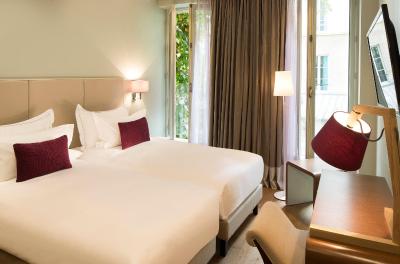 منسیور کادت هتل اند اسپا