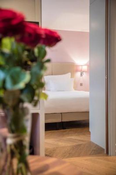 منسیور کادت هتل اند اسپا