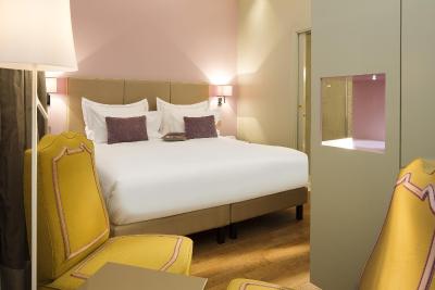 منسیور کادت هتل اند اسپا