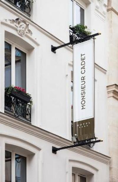 منسیور کادت هتل اند اسپا