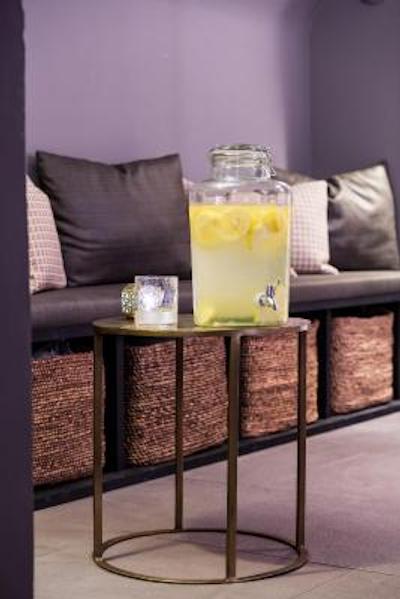 منسیور کادت هتل اند اسپا