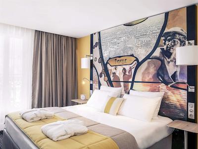 مرکور پاریز پیگال ساکر کور