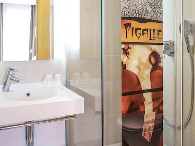 مرکور پاریز پیگال ساکر کور