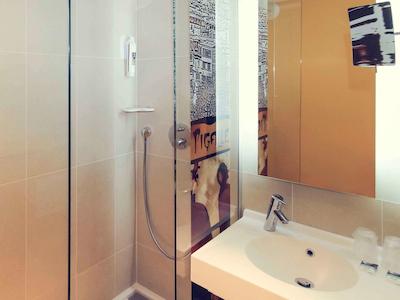 مرکور پاریز پیگال ساکر کور