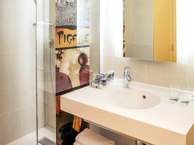 مرکور پاریز پیگال ساکر کور