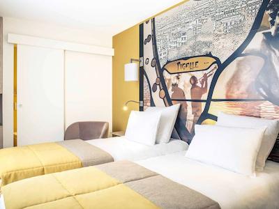 مرکور پاریز پیگال ساکر کور