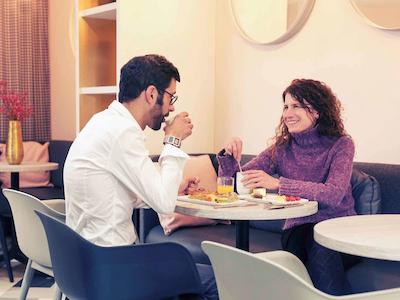 مرکور پاریز پیگال ساکر کور