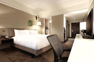 هیلتون گاردن این کالگاری دونتون