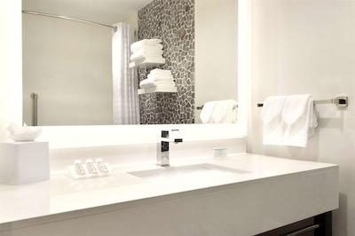 هیلتون گاردن این کالگاری دونتون