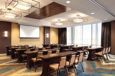 هیلتون گاردن این کالگاری دونتون