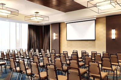 هیلتون گاردن این کالگاری دونتون