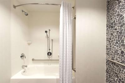 هیلتون گاردن این کالگاری دونتون